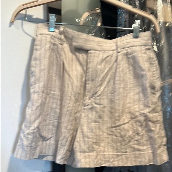 Banana Republic Factory High Waist Shorts - Cream - Picture 2 of 3
